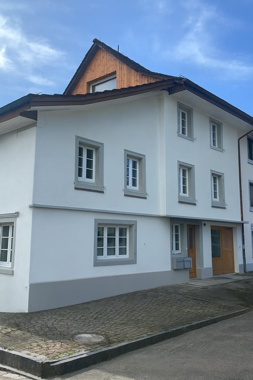 Moderne Erdgeschosswohnung mit Regendusche und mini-Garten 1