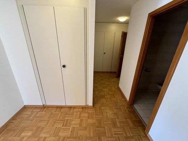 Lumineux appartement de 3.5 pièces à louer à Renens 4