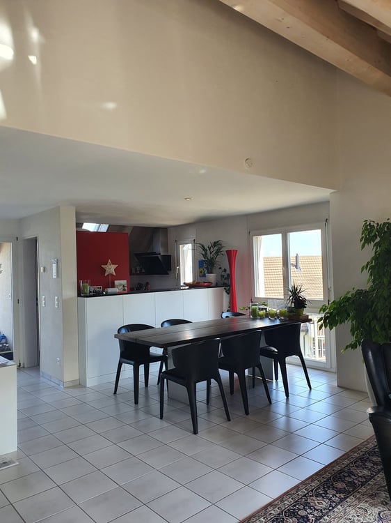 Charmante 5-Zimmer-Dachwohnung mit Balkon, Terrasse und Kamin in Binz