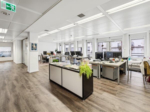 Bureaux modernes de 430 m² à louer ? Adresse prestigieuse à Florissant 3
