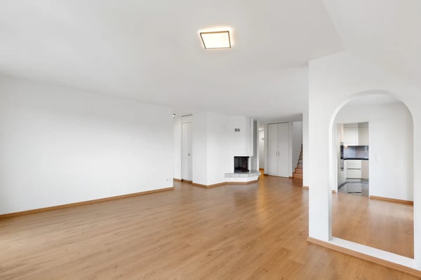 5.5-Zimmer-Dachwohnung mit Cheminée in Bonau 4