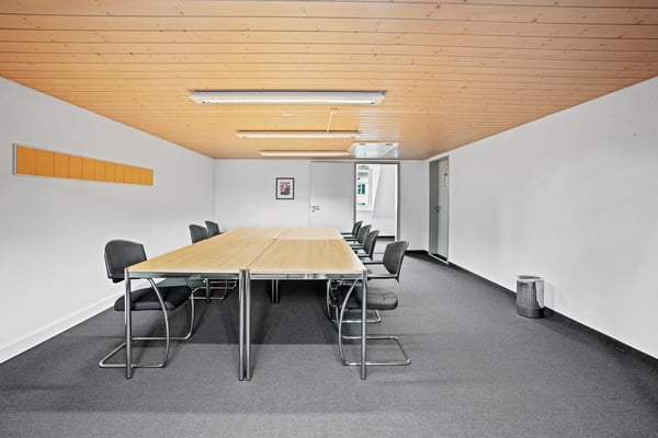 Büro-/Praxisflächen 4
