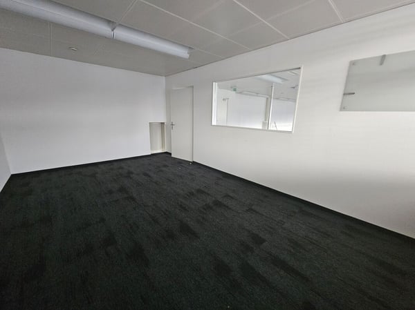 Gewerberäumlichkeiten 7