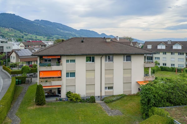 3.5 Zimmer-Wohnung im 2. OG 12