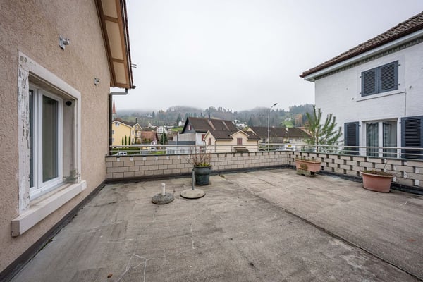 Wohn- und Geschäftshaus 8
