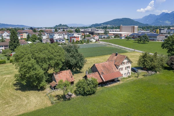 Einfamilienhaus mit Ökonomiegebäuden 6