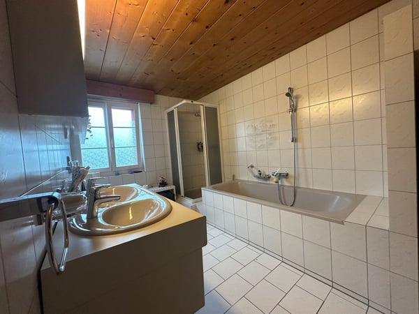 Wohn- und Geschäftshaus 7