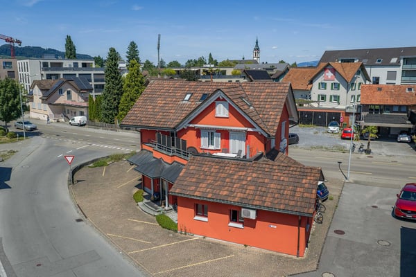Wohn- und Geschäftshaus 3