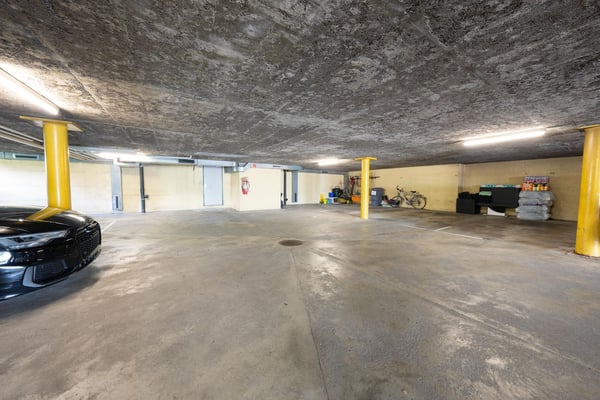 Tiefgaragenplätze 3