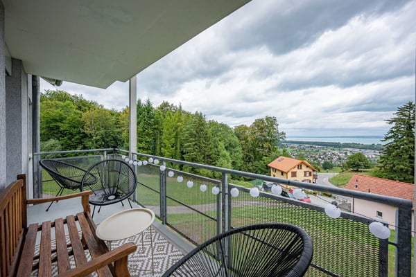 Vierfamilienhaus mit Baulandreserve 12