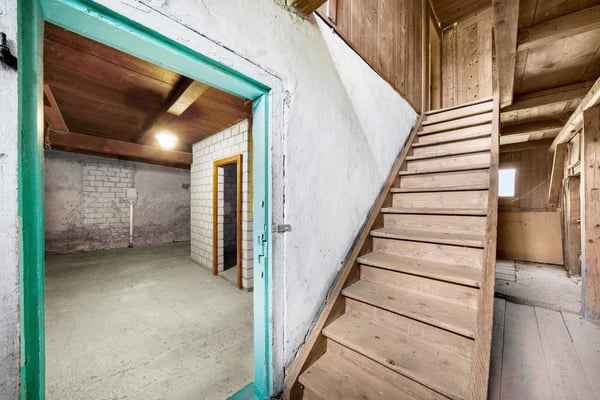 Einfamilienhaus mit Scheune 11