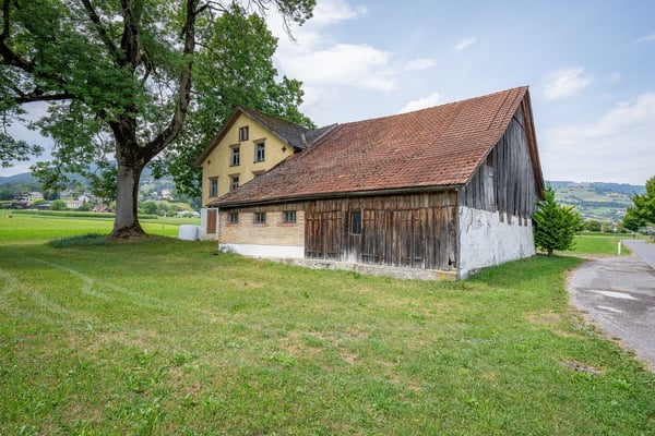 Einfamilienhaus mit Scheune 3