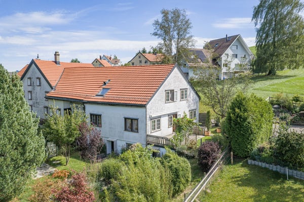 Wohnhaus mit separater Garage 5