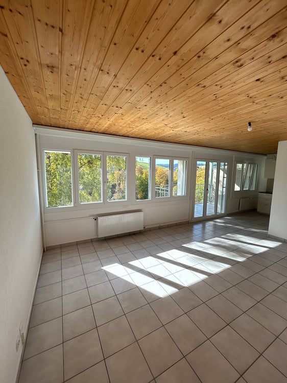 Charmant appartement de 3.5 pièces avec balcon au Locle 1