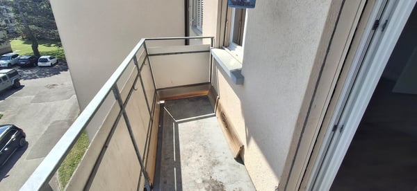 Charmant appartement de 1.5 pièces avec balcon à Delémont 9