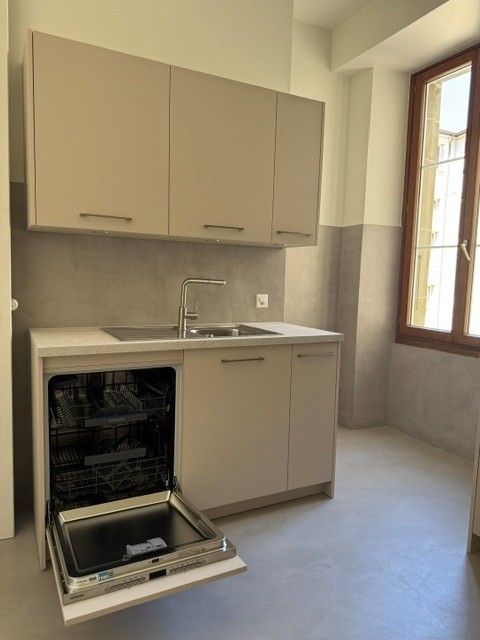 Charmant appartement rénové de 5 pièces au cœur de Lausanne 10