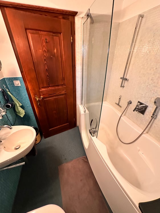 Charmantes 1-Zimmer-Chalet in ruhiger Lage von Klosters-Serneus 10