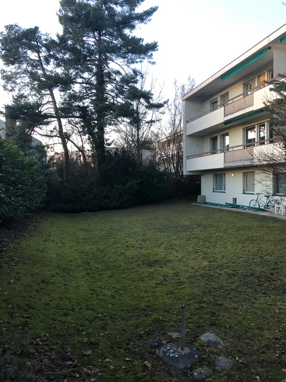 Bright 1-Room Garden Apartment with Balcony and Beautiful View into the Green – Zürich Witikon 16