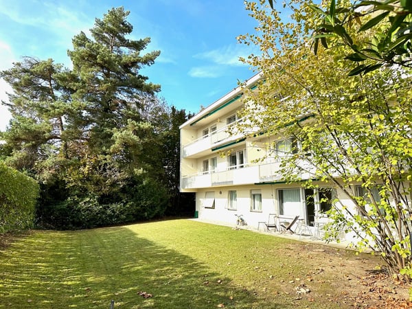 Bright 1-Room Garden Apartment with Balcony and Beautiful View into the Green – Zürich Witikon 1