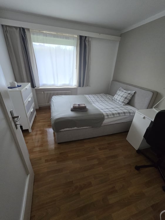 Bright 1-Room Garden Apartment with Balcony and Beautiful View into the Green – Zürich Witikon 13