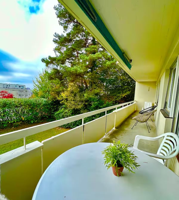 4.2 - Quiet room with large balcony 5