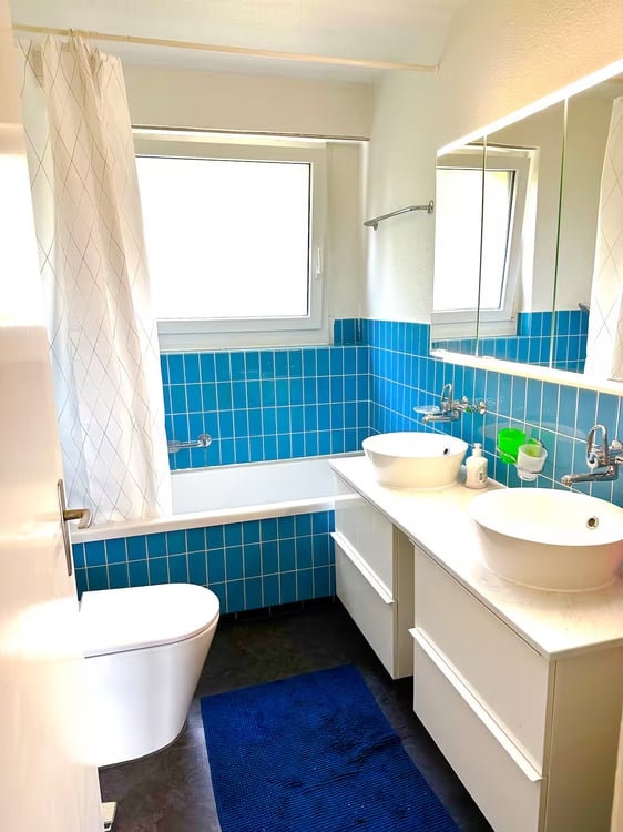 4.2 - Quiet room with large balcony 4