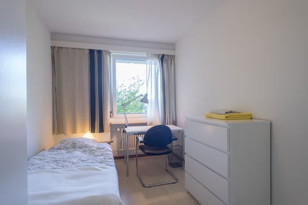 Quiet single room in a shared business apt with a large terrasse and view 8