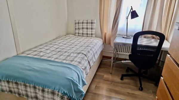 Quiet single room in a shared business apt with a large terrasse and view 6