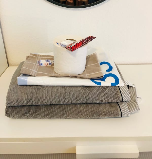 Beautiful double room in a shared business apartment with terrace or garden 3