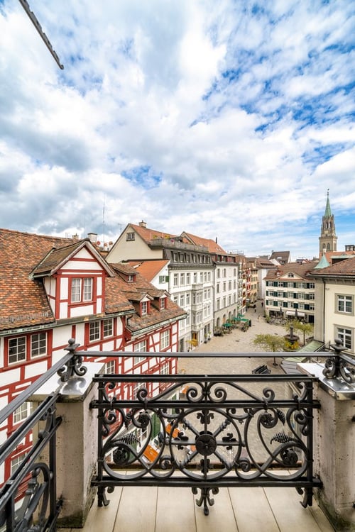 Stilvoll erneuerte Altstadtwohnung mit Balkon – mitten im Zentrum von St. Gallen 2