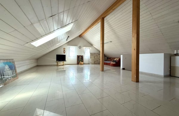 Freistehendes 7.5-Zimmer-Haus mit viel Licht in Biberist 5