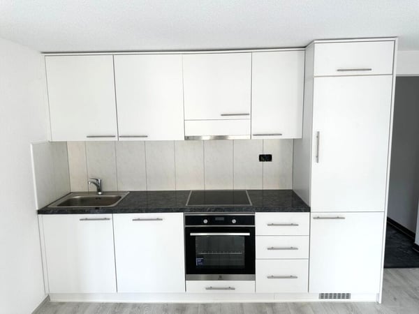 MFH mit 10 Whg + Gewerbe, totalsaniert, zentral in Biel 4