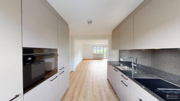 Frisch saniert - 4.5-Zi.-Reihenmittelhaus mit Garten und Terrasse 6