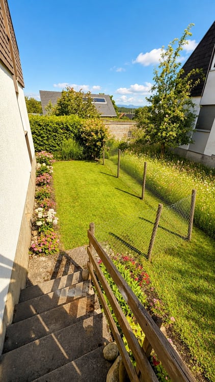 einseitig angebautes Einfamilienhaus in…