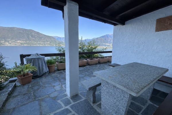 GERRA- GAMBAROGNO .. UN 4 LOCALI CON VISTA INCANTEVOLE 4