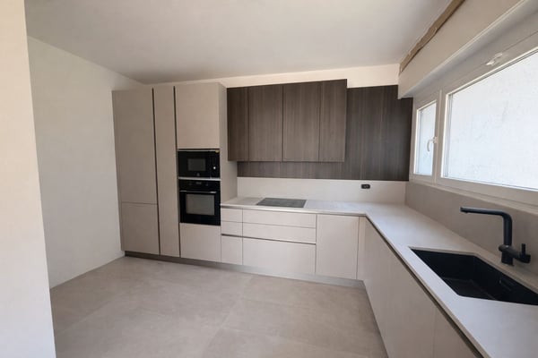 PAZZALLO â 3.5 LOCALI AL SESTO PIANO: LUCE E SPAZIO 1