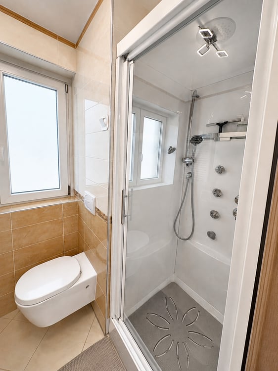 MONO VICINO AL LAGO A LUGANO | RENDIMENTO BNB CIRCA 12% 10