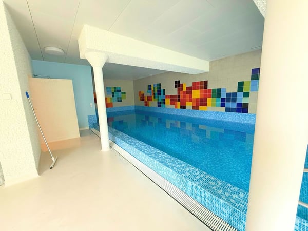 1.5-ZIMMER-WOHNUNG MIT  WINTERGARTEN &  WELLNESSANGEBOT NUR 20 M  VOM VIERWALDSTÄTTERSEE  ENTFERNT 8