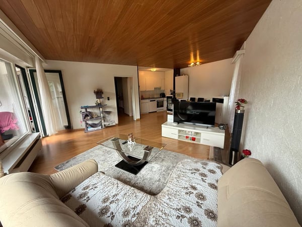 1.5-ZIMMER-WOHNUNG MIT  WINTERGARTEN &  WELLNESSANGEBOT NUR 20 M  VOM VIERWALDSTÄTTERSEE  ENTFERNT 1