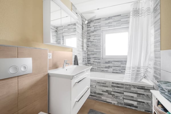 RESERVIERT - Sonniges Einfamilienhaus mit Garten und Aussicht 9