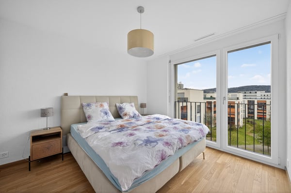 BIJOU - 2.5-Zimmer-Attikawohnung vor den Toren Zürichs 8