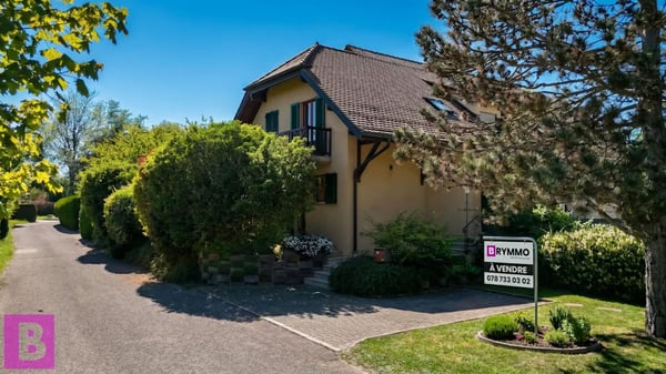 Lumineuse villa familiale avec jardin et double garage 15