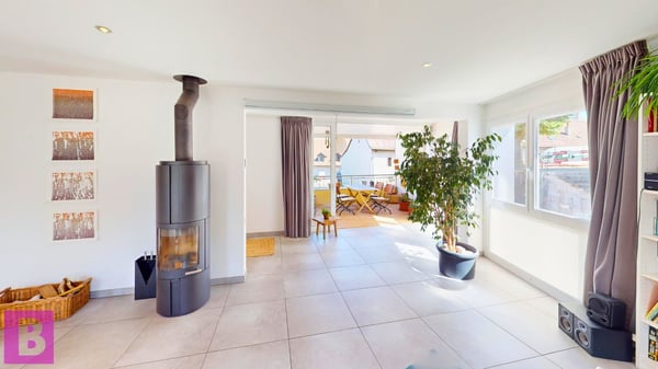Esprit maison pour ce superbe triplex familial de 4 chambres à Yens 6
