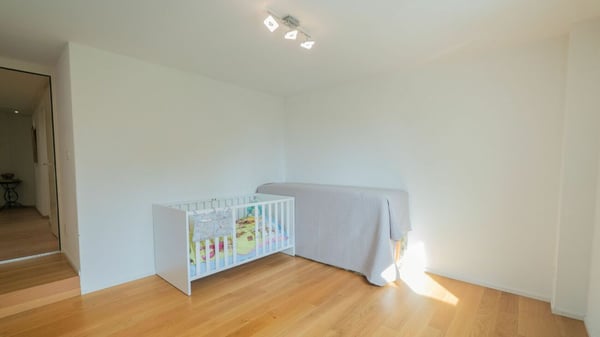 Freistehendes Einfamilienhaus mit Umschwung 19