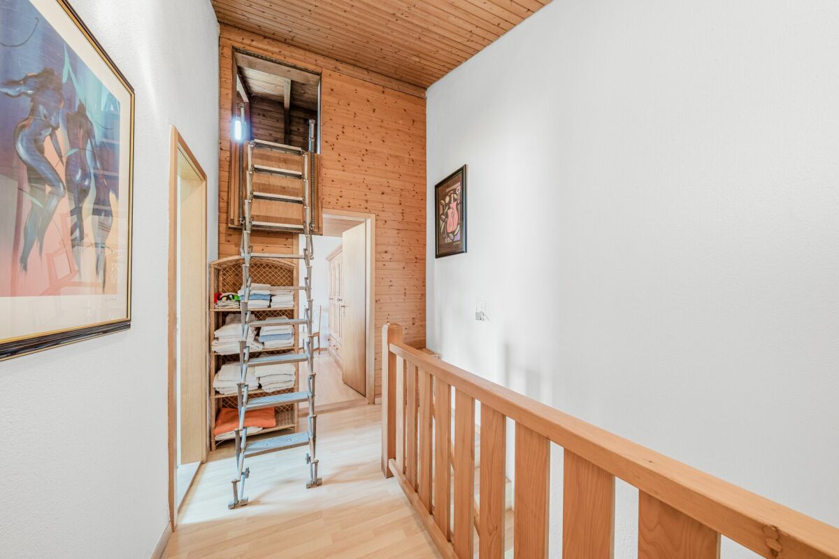 Besonderes Terrassen-Doppeleinfamilienhaus mit Glaspavillon