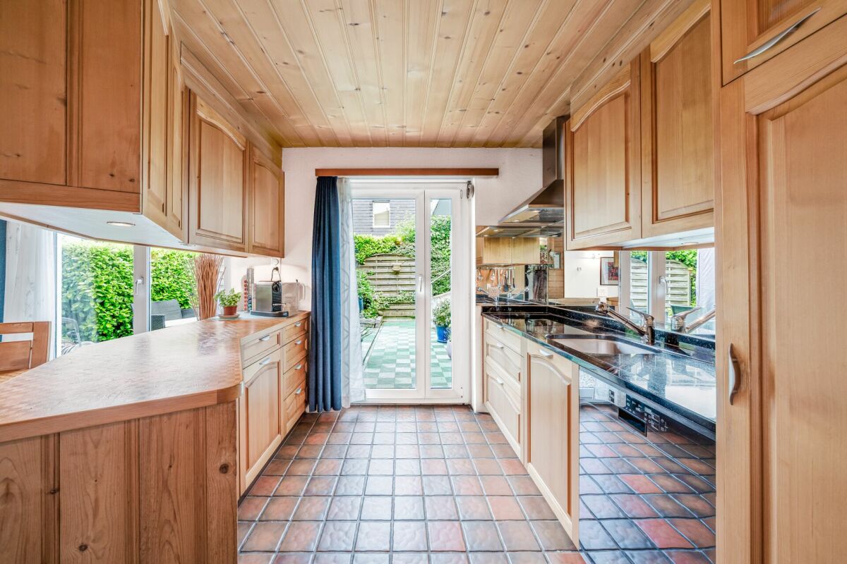 Besonderes Terrassen-Doppeleinfamilienhaus mit Glaspavillon