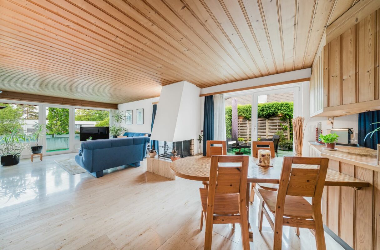 Besonderes Terrassen-Doppeleinfamilienhaus mit Glaspavillon