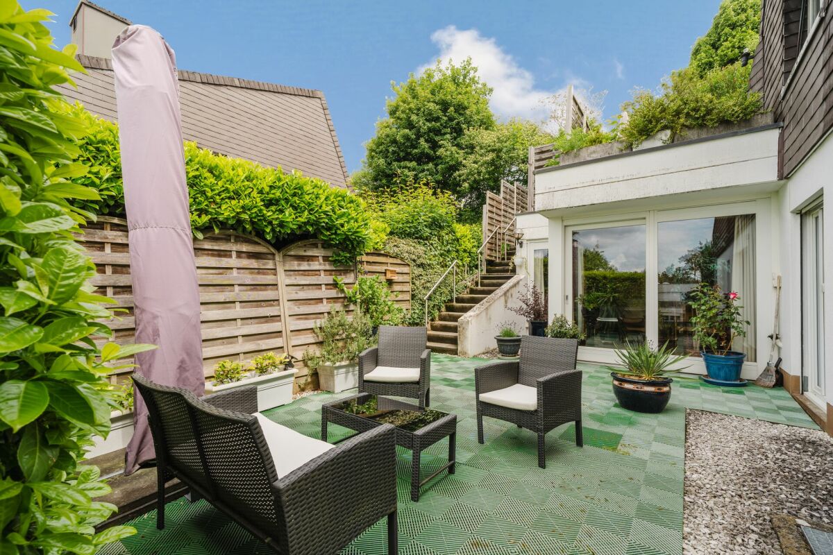 Besonderes Terrassen-Doppeleinfamilienhaus mit Glaspavillon
