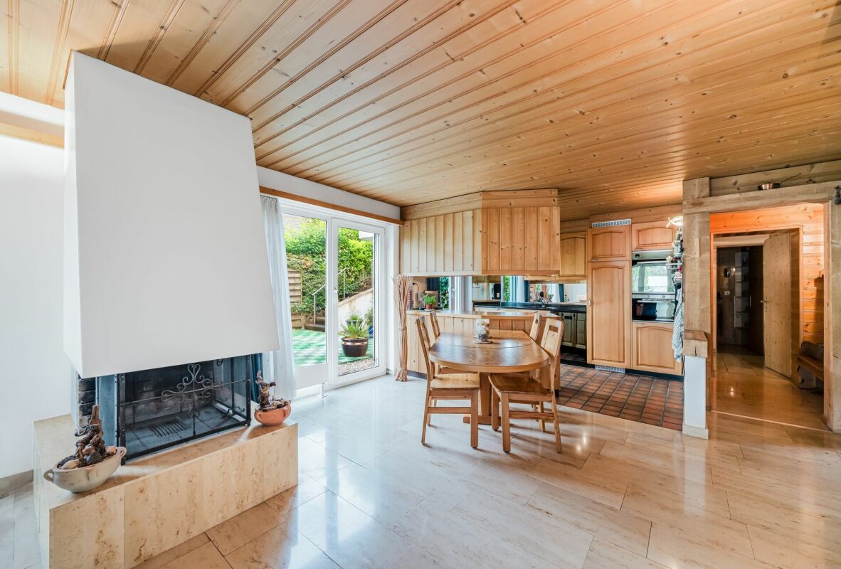 Besonderes Terrassen-Doppeleinfamilienhaus mit Glaspavillon
