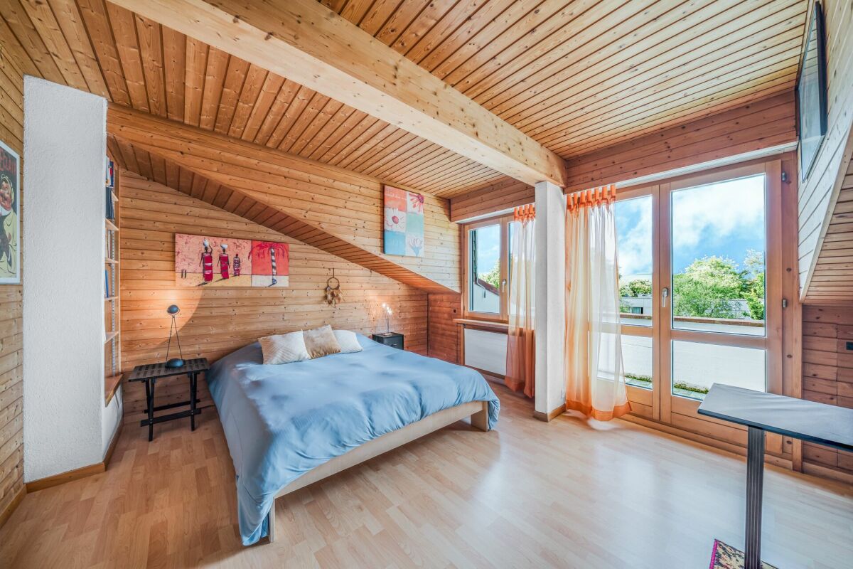 Besonderes Terrassen-Doppeleinfamilienhaus mit Glaspavillon